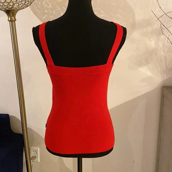 BCBGMaxAzria red top size small - Picture 4 of 5